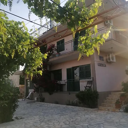 Olma Apartment *